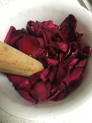 玫瑰酱的做法步骤：2