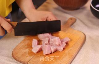 螺蛳酸笋肉粽的做法步骤：2