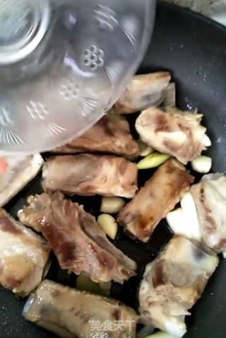 糖醋排骨的做法步骤：7