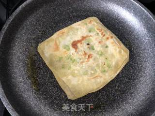 馄饨皮葱油饼的做法步骤：9