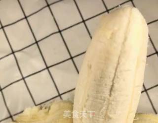 香蕉芝麻球的做法步骤：1
