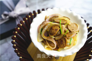 洋葱牛肉丸小炒的做法步骤：7
