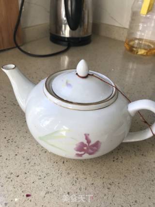 玫瑰奶茶的做法步骤：3