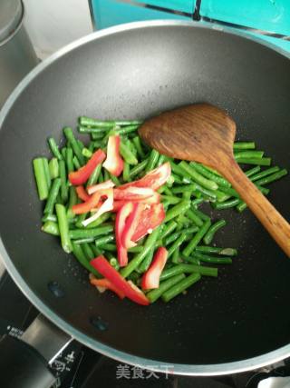 蒜香豆角的做法步骤：4