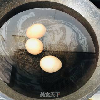 水煮鸡蛋的做法步骤：1