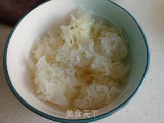 南瓜银耳羹的做法步骤：2