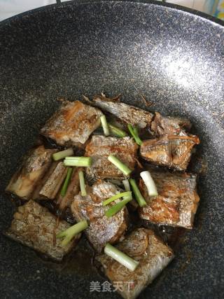 香煎带鱼的做法步骤：4