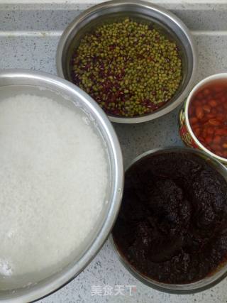 花生杂豆粽子的做法步骤：1