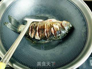 红烧鲫鱼的做法步骤：5