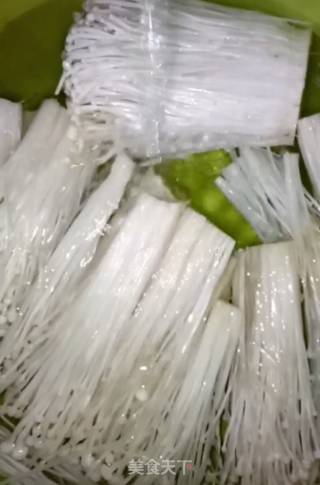 干炸金针菇的做法步骤：2