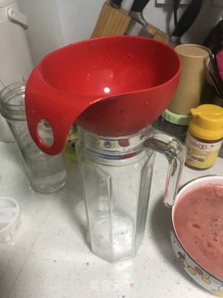 宝贝的纯鲜水果汁（适用可榨汁的任何水果）的做法步骤：9