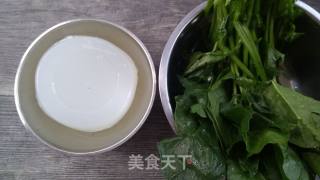 菠菜拌凉粉的做法步骤：1