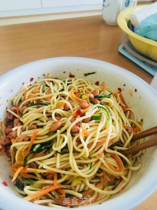 美味凉面的做法步骤：4