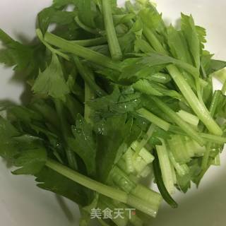 大蒜煸鳝鱼的做法步骤：2