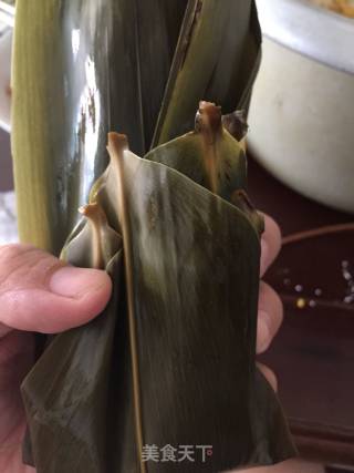 端午节裹粽子的做法步骤：5