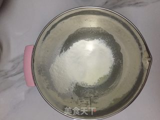 6寸香蕉戚风蛋糕的做法步骤：5