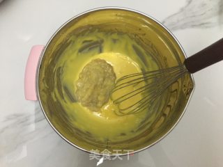 6寸香蕉戚风蛋糕的做法步骤：9