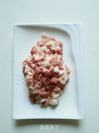 酥肉的做法步骤：1