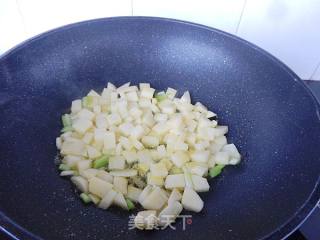 土豆焖饭的做法步骤：3