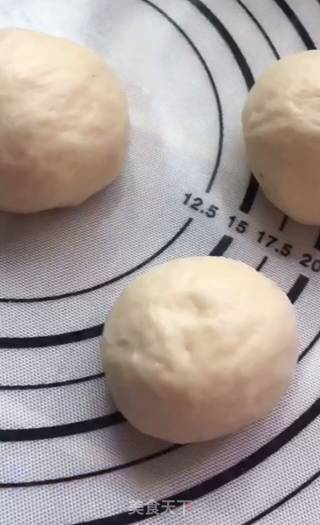 豆沙面包圈的做法步骤：6