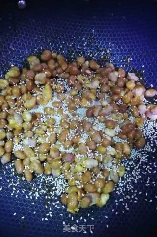 香甜酥脆花生米的做法步骤：10