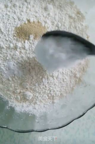 无水小油条的做法步骤：1