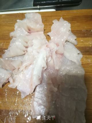 蒸鲈鱼的做法步骤：3