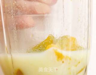 奶香南瓜羹的做法步骤：3
