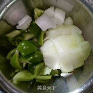 黑椒牛柳的做法步骤：2