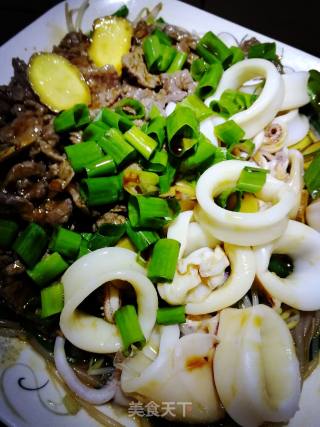 海陆双拼～白灼牛肉鱿鱼的做法步骤：7