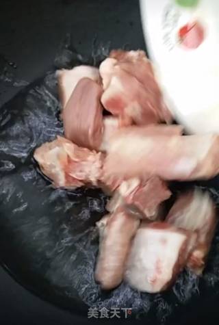 红烧排骨的做法步骤：1
