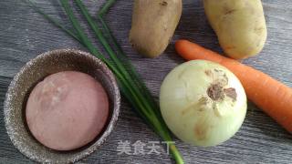 洋葱土豆饼的做法步骤：1