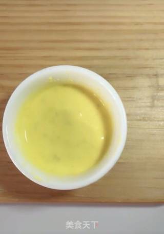 娃娃菜蛋黄粥的做法步骤：4