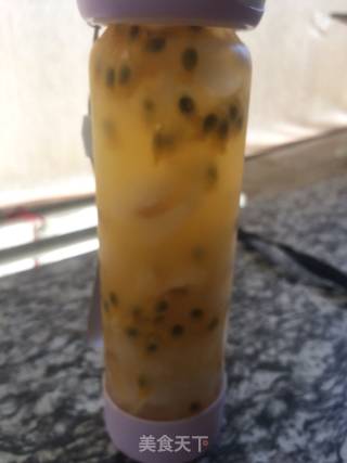 荔枝百香果汁的做法步骤：7