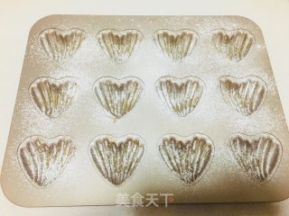 红丝绒玛德琳的做法步骤：8