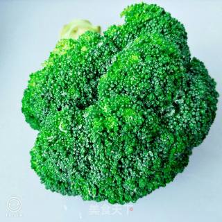 清炒西兰花豆皮的做法步骤：2