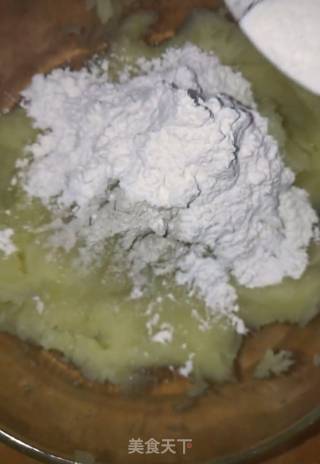 土豆脆皮肠的做法步骤：4