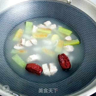 “西瓜”西瓜皮瘦肉汤的做法步骤：6