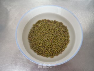 绿豆瓜皮银耳羹的做法步骤：2