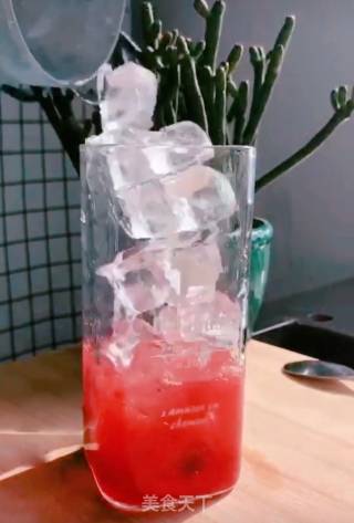 草莓冰饮的做法步骤：2