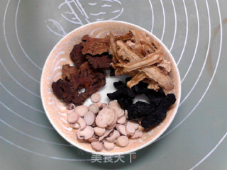 四物汤的做法步骤：1