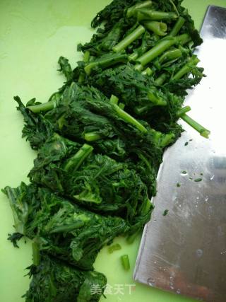 芝麻酱.拌茼蒿的做法步骤：5