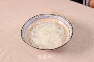 豪华海鲜好欢螺螺蛳粉的做法步骤：5