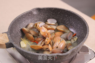 豪华海鲜好欢螺螺蛳粉的做法步骤：6