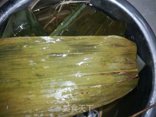 红豆梅花肉粽的做法步骤：4