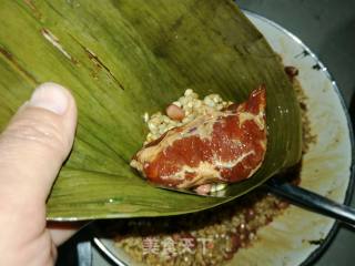 红豆梅花肉粽的做法步骤：7