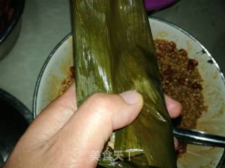 红豆梅花肉粽的做法步骤：10