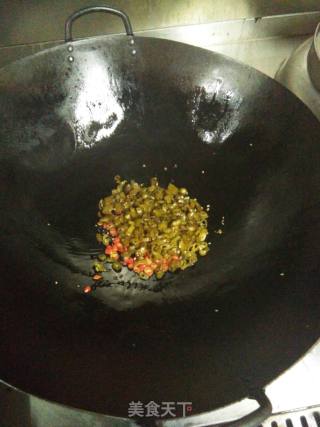 酸辣椒蒸猪脚的做法步骤：4