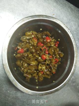酸辣椒蒸猪脚的做法步骤：5
