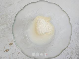 亚麻籽蜂蜜软欧的做法步骤：1